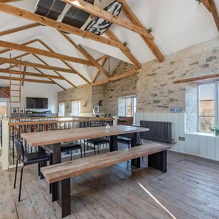 Newly Restored Church House House Near Holiday home